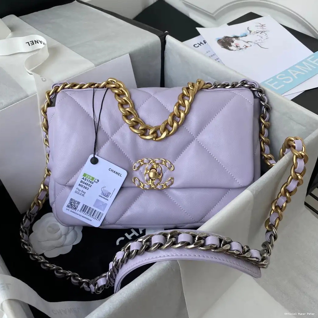 Hyper Peter CHANEL FLAP BAG 19 0703